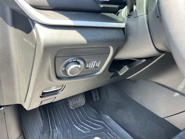 Used 2023 Jeep Grand Cherokee L Laredo AWD/4WD image 36