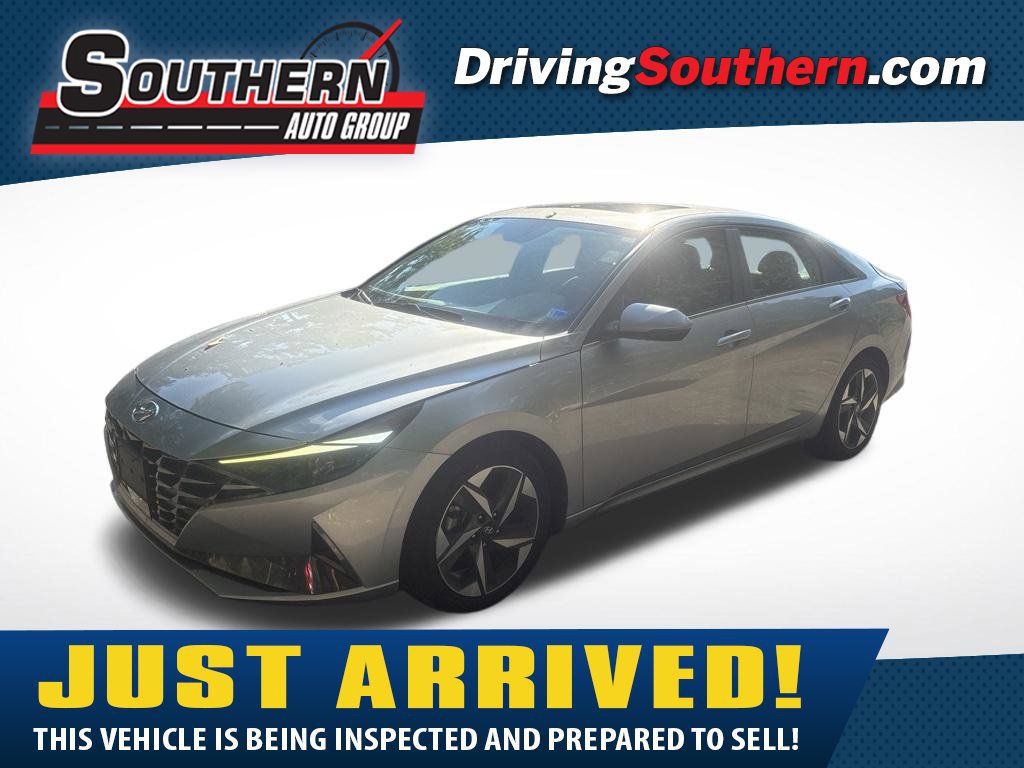 Used 2022 Hyundai Elantra SEL w/ Convenience + Premium Package
