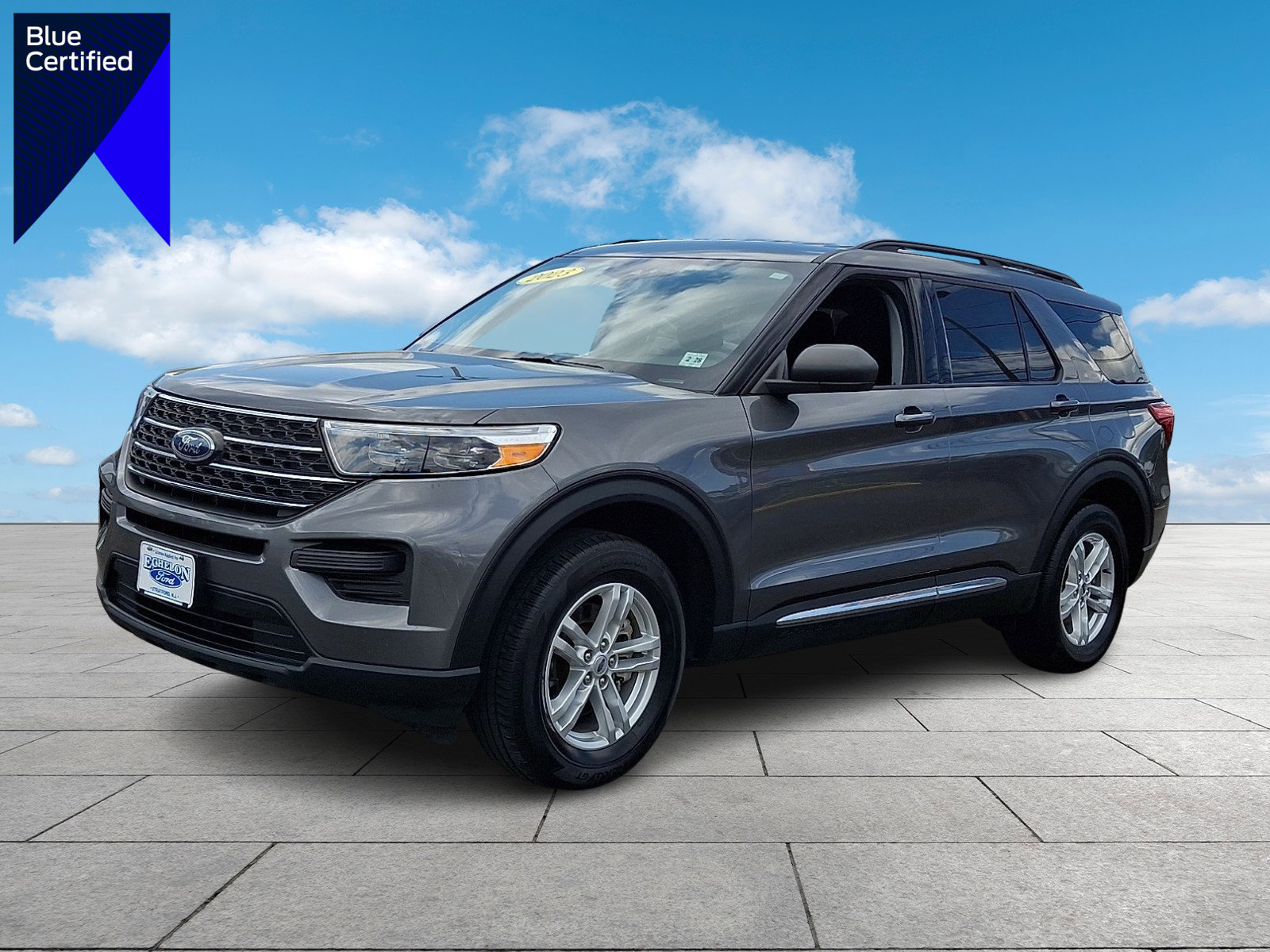 Certified 2023 Ford Explorer XLT image 1