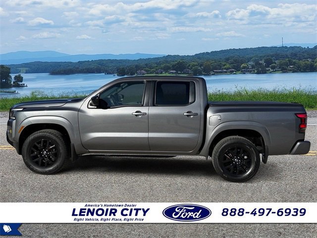 Used 2023 Nissan Frontier SV w/ Midnight Edition Package image 2