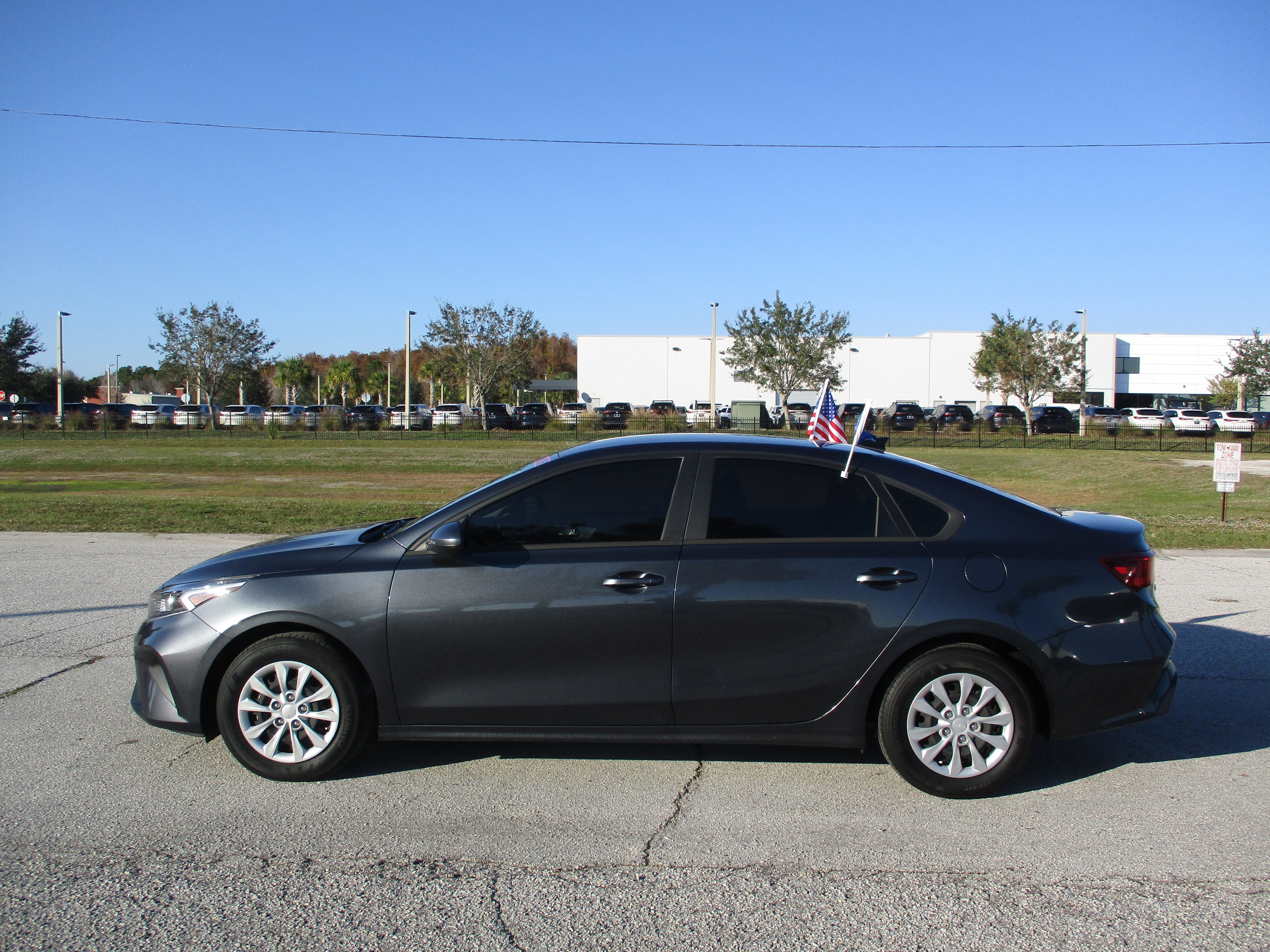 Used 2023 Kia Forte LX image 2