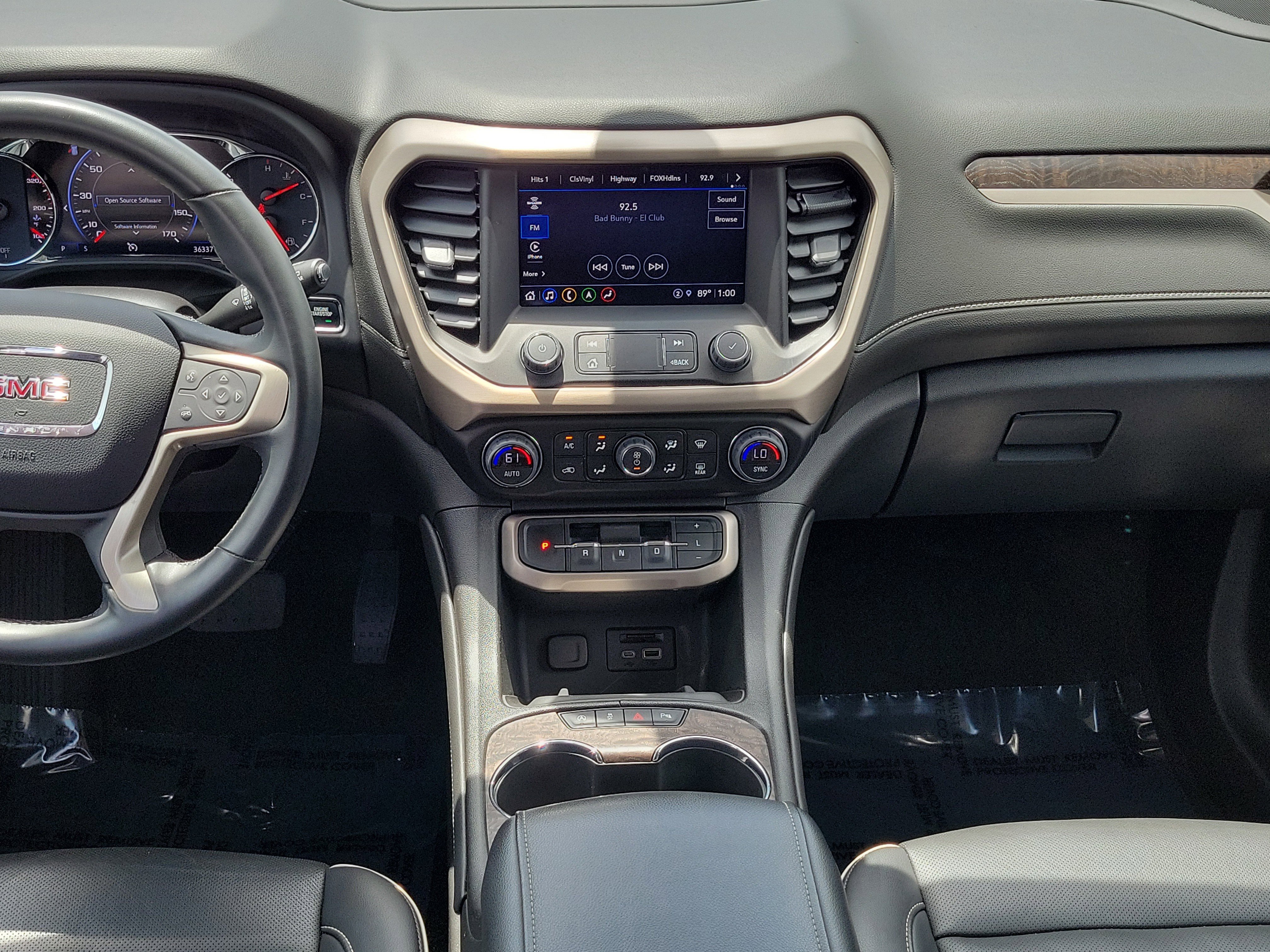 Used 2023 GMC Acadia Denali AWD/4WD image 16