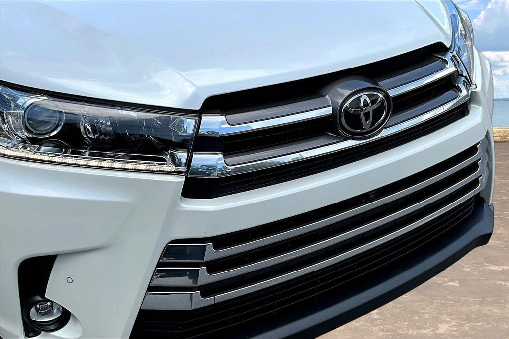 Used 2019 Toyota Highlander Limited Platinum AWD/4WD image 36