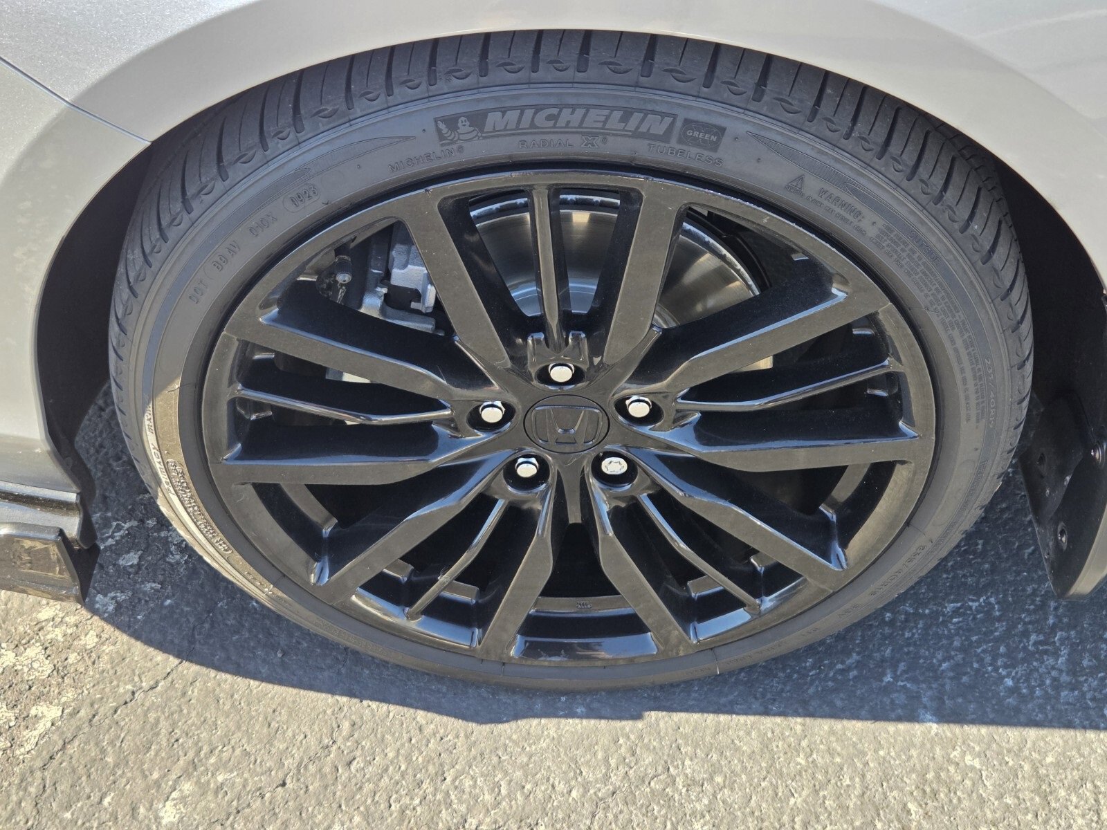 Used 2023 Honda Accord Touring image 9