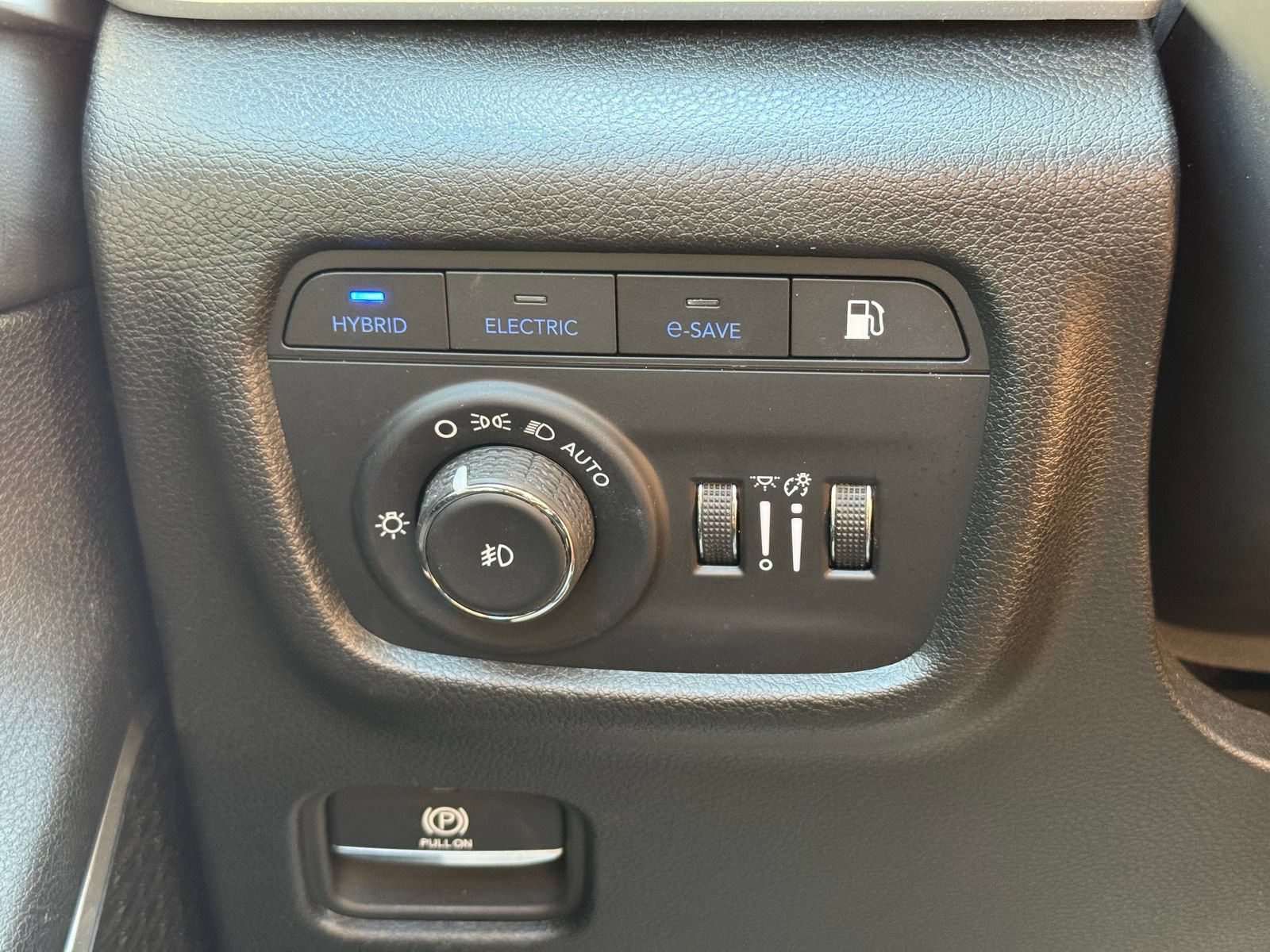 Used 2023 Jeep Grand Cherokee 4WD 4xe image 37