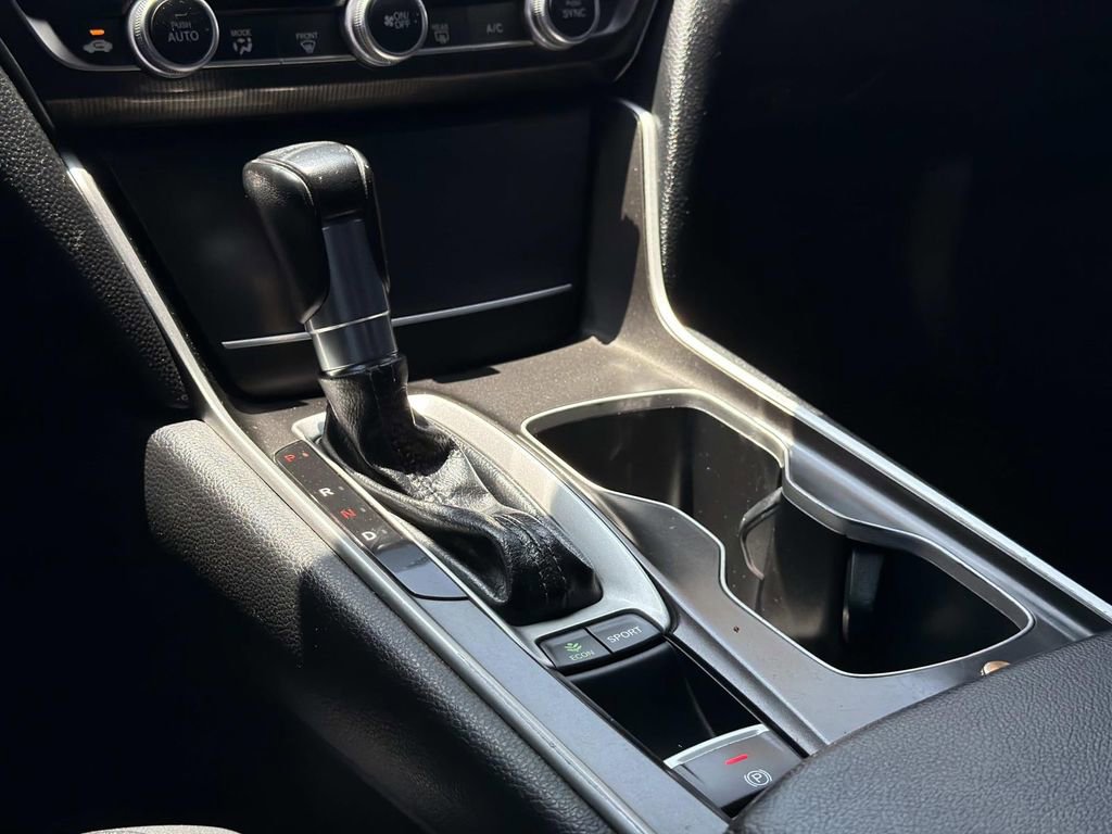 Used 2018 Honda Accord Sport image 16