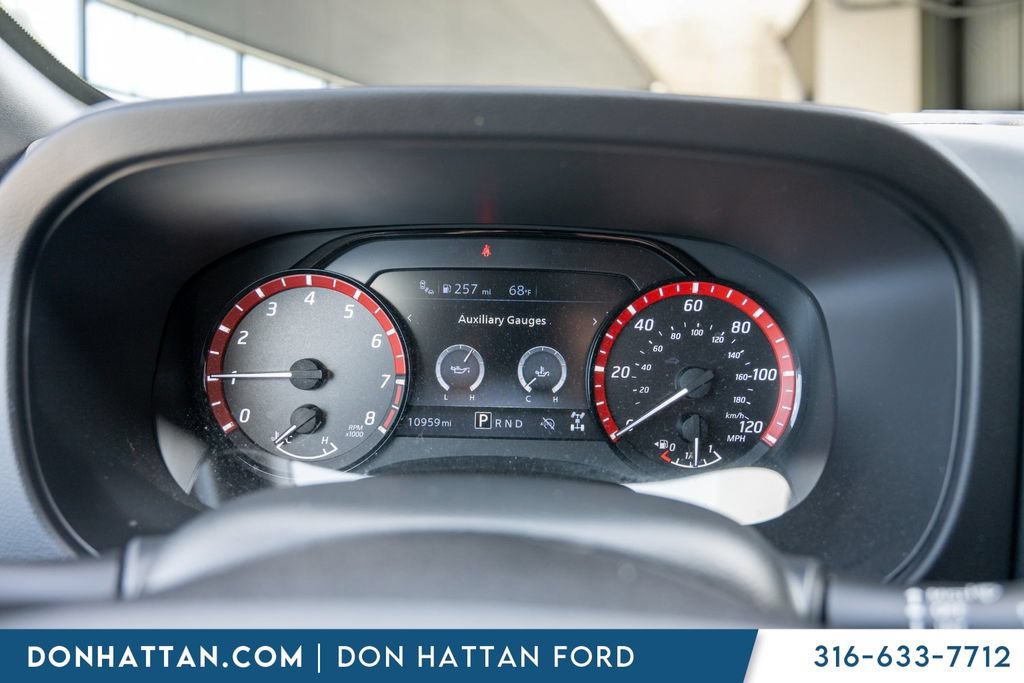 Used 2025 Nissan Frontier PRO-4X AWD/4WD image 7