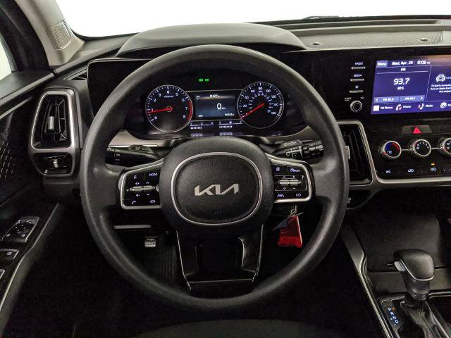 Used 2022 Kia Sorento LX AWD/4WD image 11