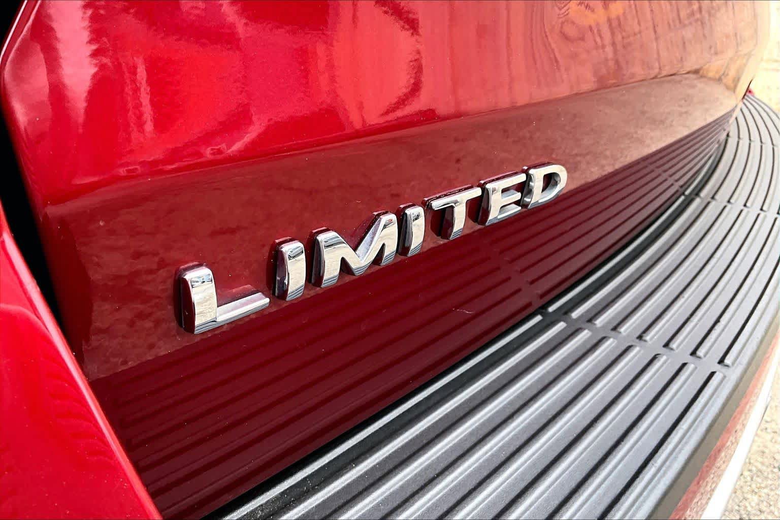 Certified 2018 Ford Expedition Limited w/ Equipment Group 301A RWD image 10