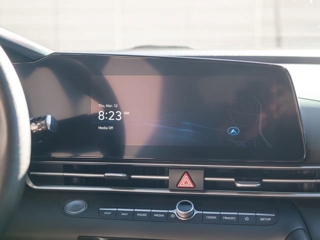 Used 2024 Hyundai Elantra Blue image 26