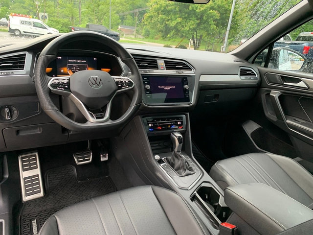 Used 2023 Volkswagen Tiguan SE R-Line FWD image 19