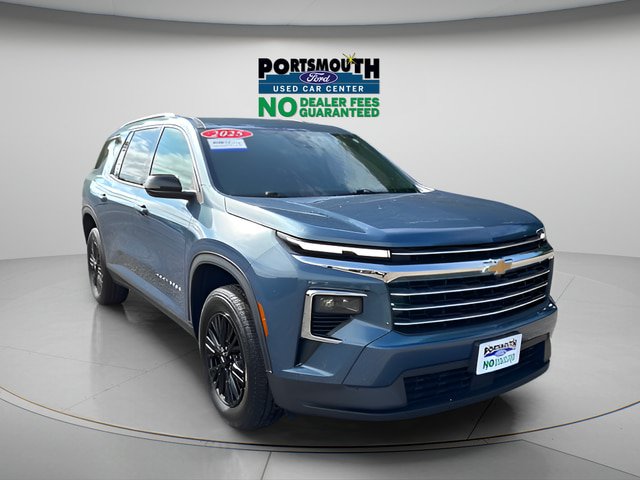 Used 2025 Chevrolet Traverse LT
