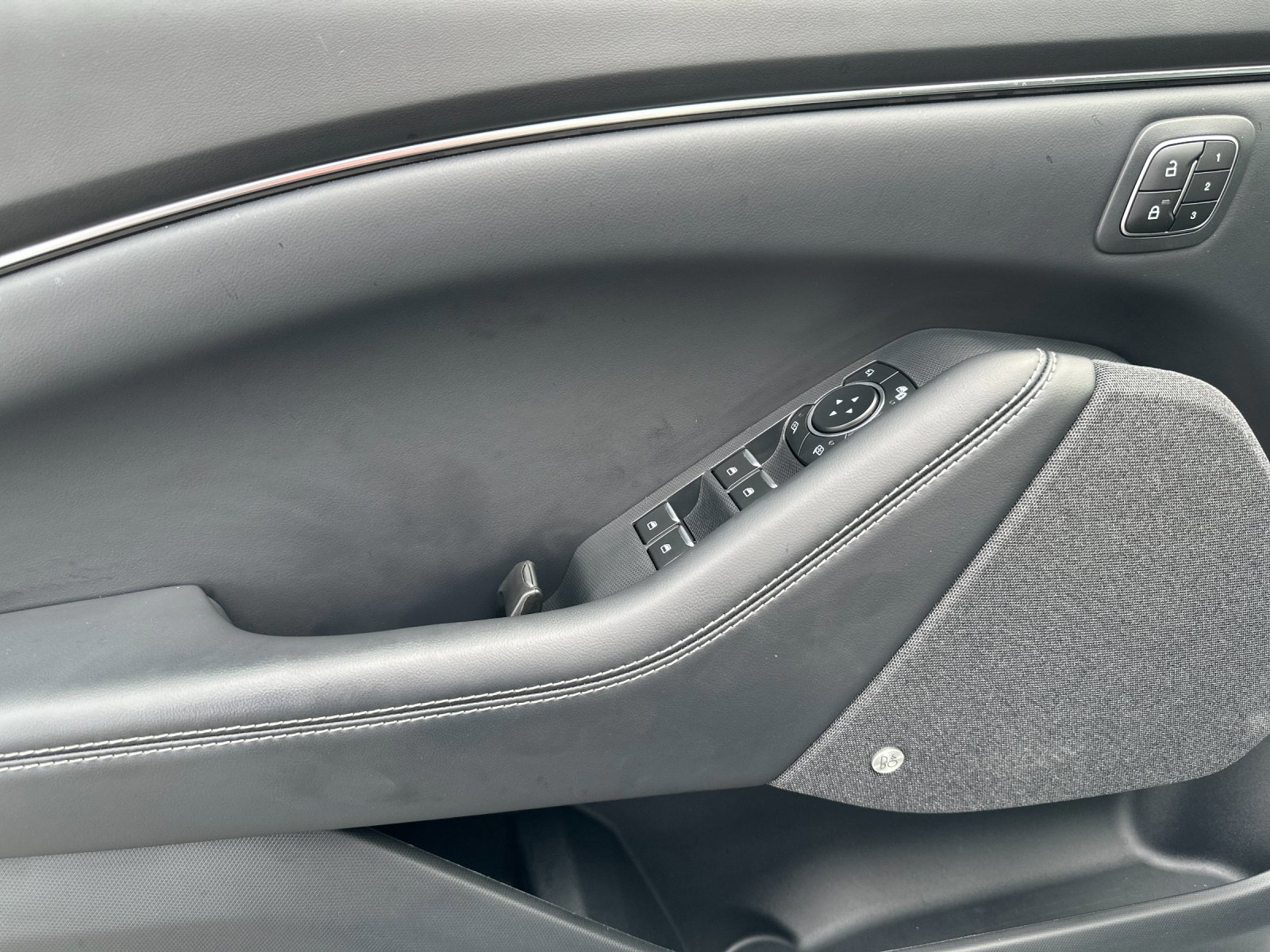 Certified 2025 Ford Mustang Mach-E Premium image 11