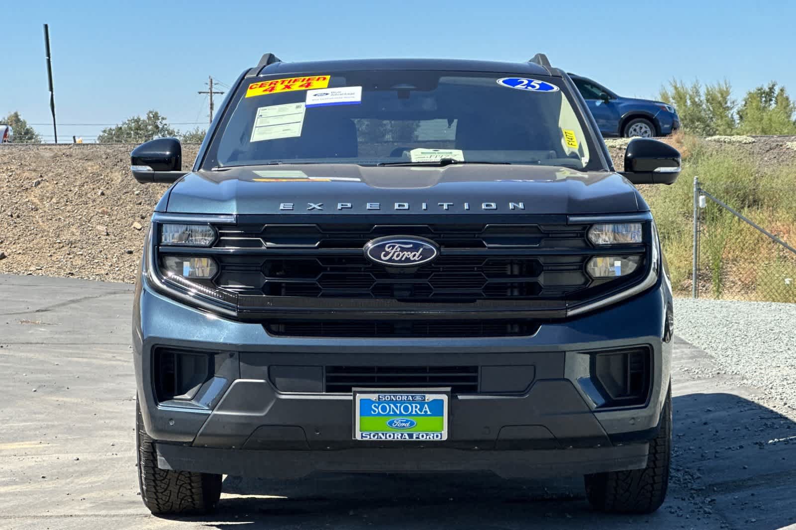 Certified 2025 Ford Expedition Active AWD/4WD image 9