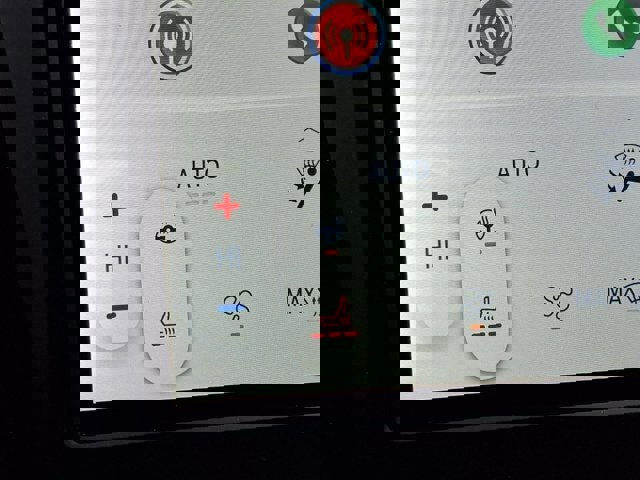 Certified 2024 Ford Edge SEL w/ Convenience Package image 2