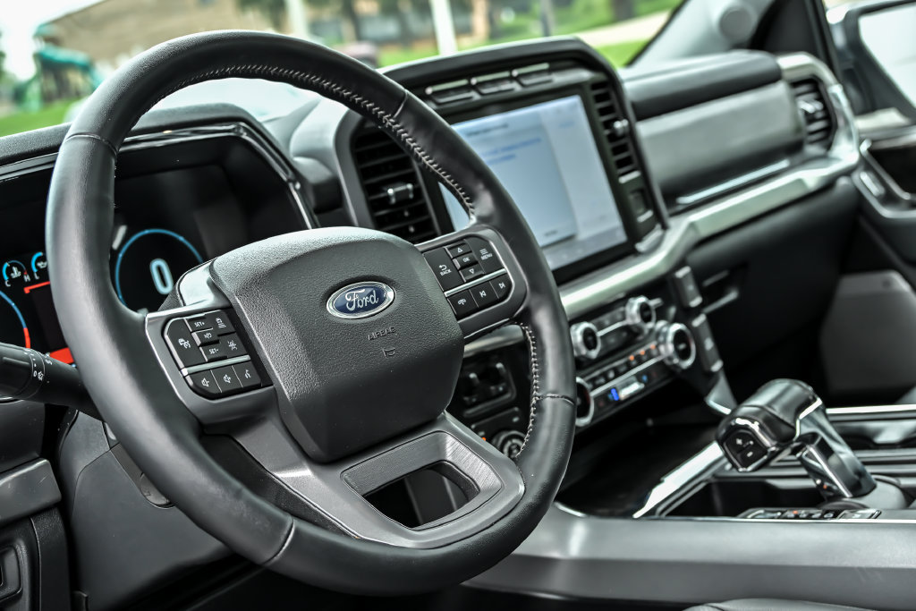 Certified 2023 Ford F150 Lariat w/ Equipment Group 502A High AWD/4WD image 17