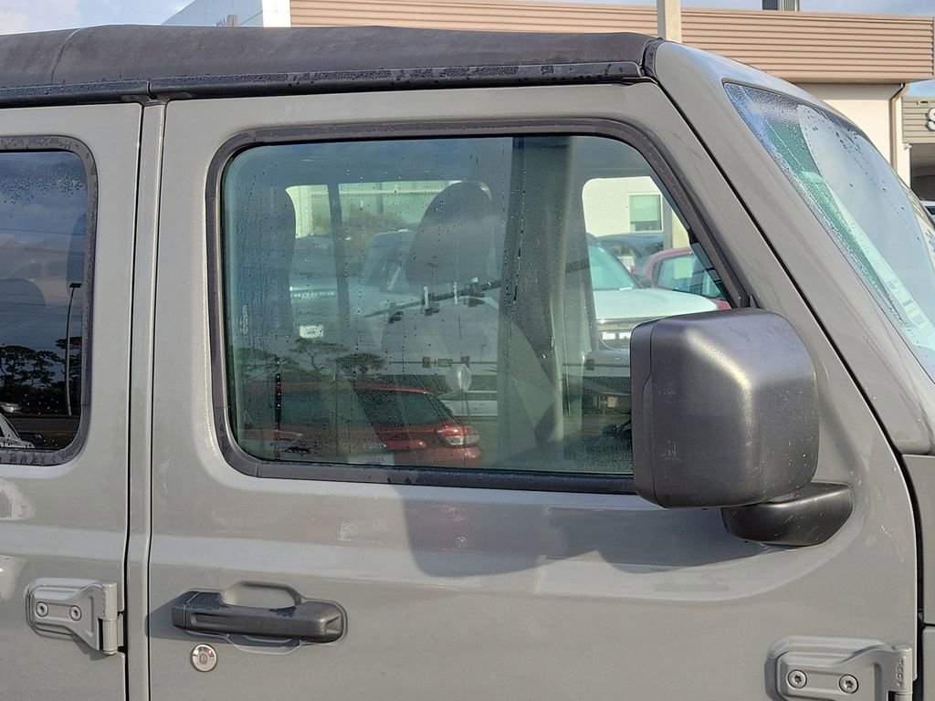 Used 2022 Jeep Gladiator Sport AWD/4WD image 7