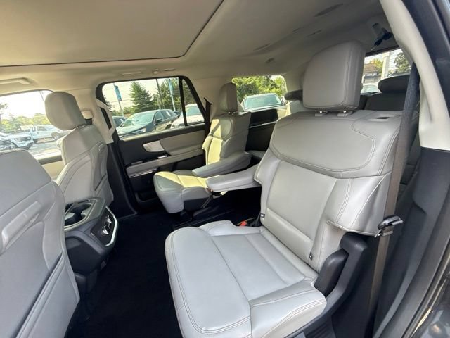 Certified 2025 Ford Expedition Active AWD/4WD image 16