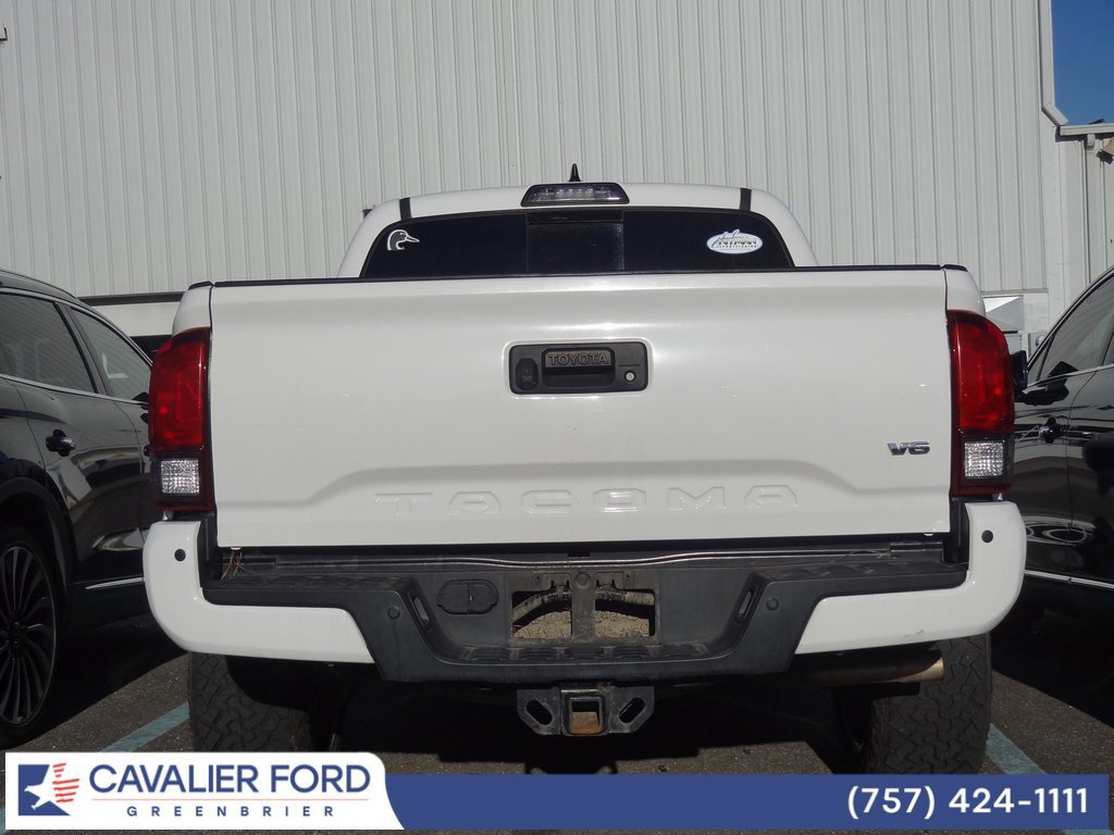 Used 2018 Toyota Tacoma TRD Off-Road image 3