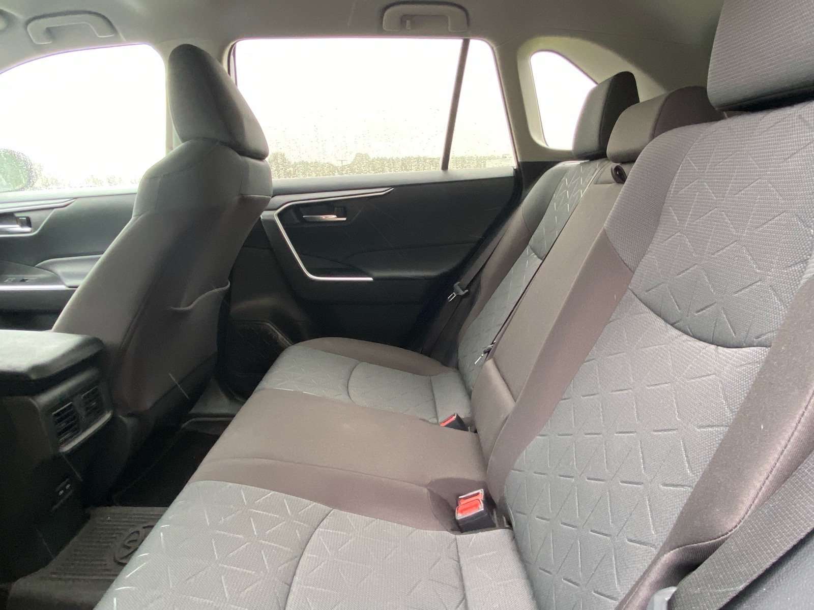 Used 2025 Toyota RAV4 XLE AWD/4WD image 21