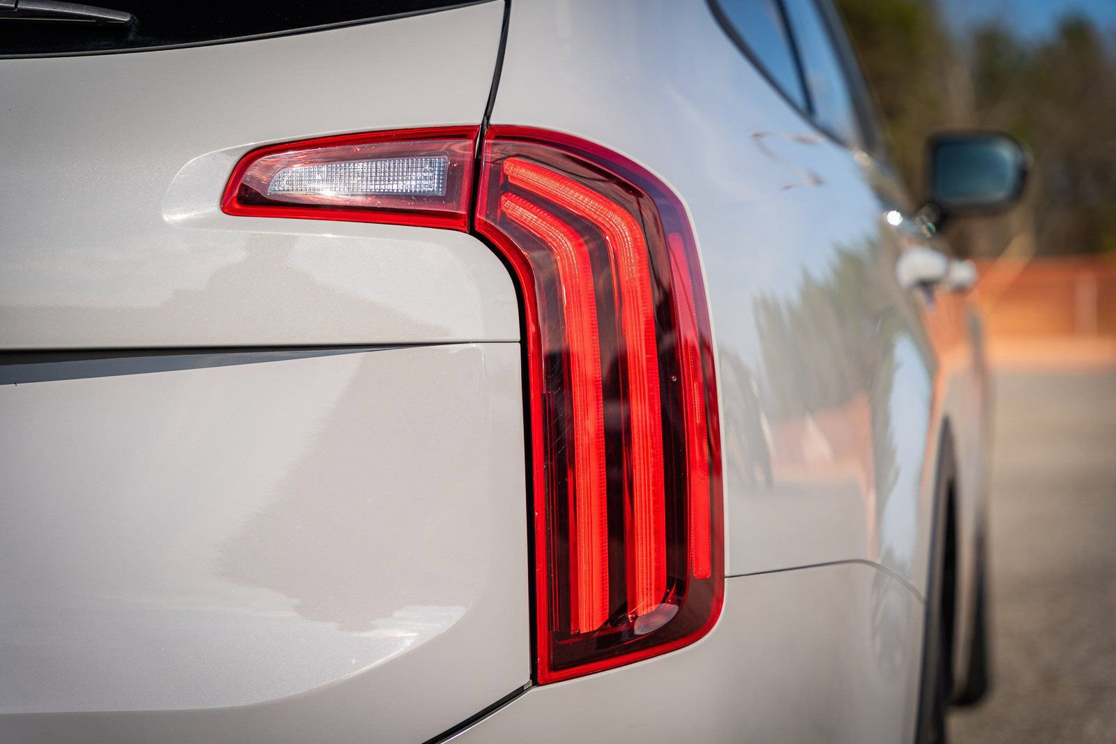 Used 2022 Kia Telluride SX w/ SX Prestige Package image 14