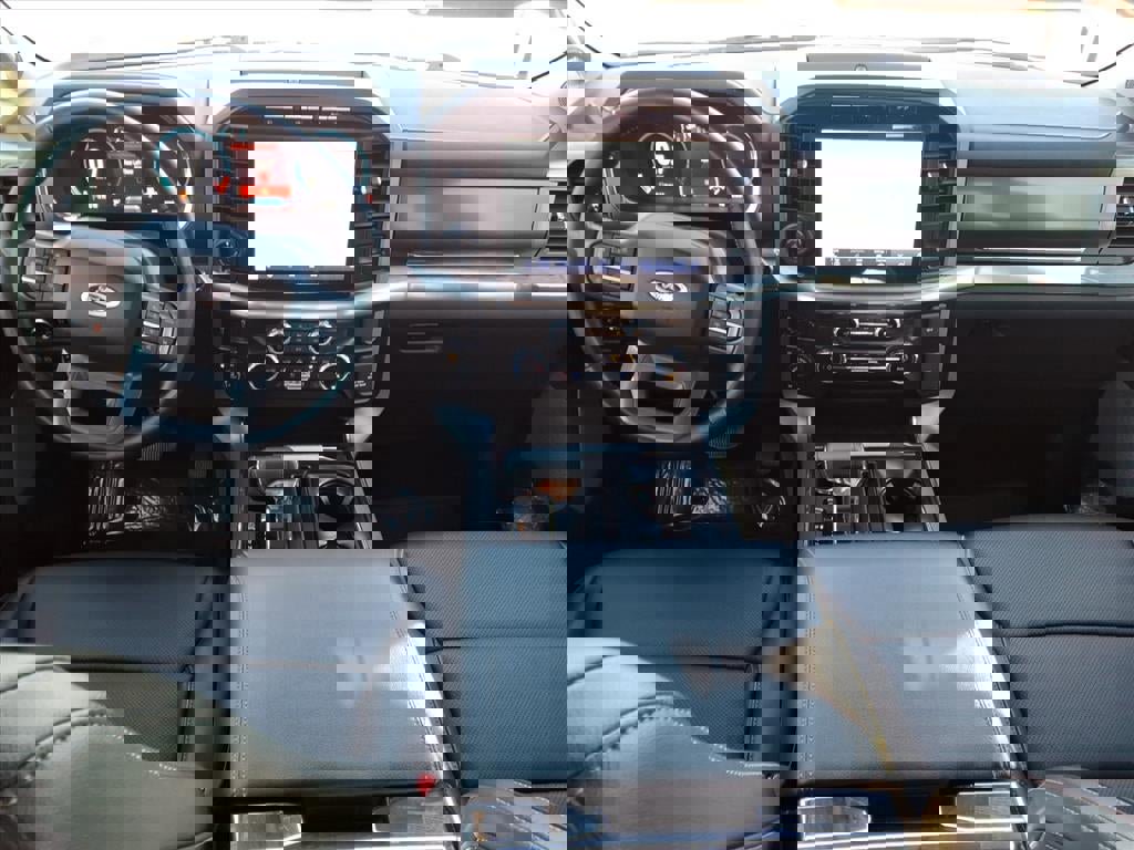 Certified 2023 Ford F150 Lariat w/ Equipment Group 502A High image 19