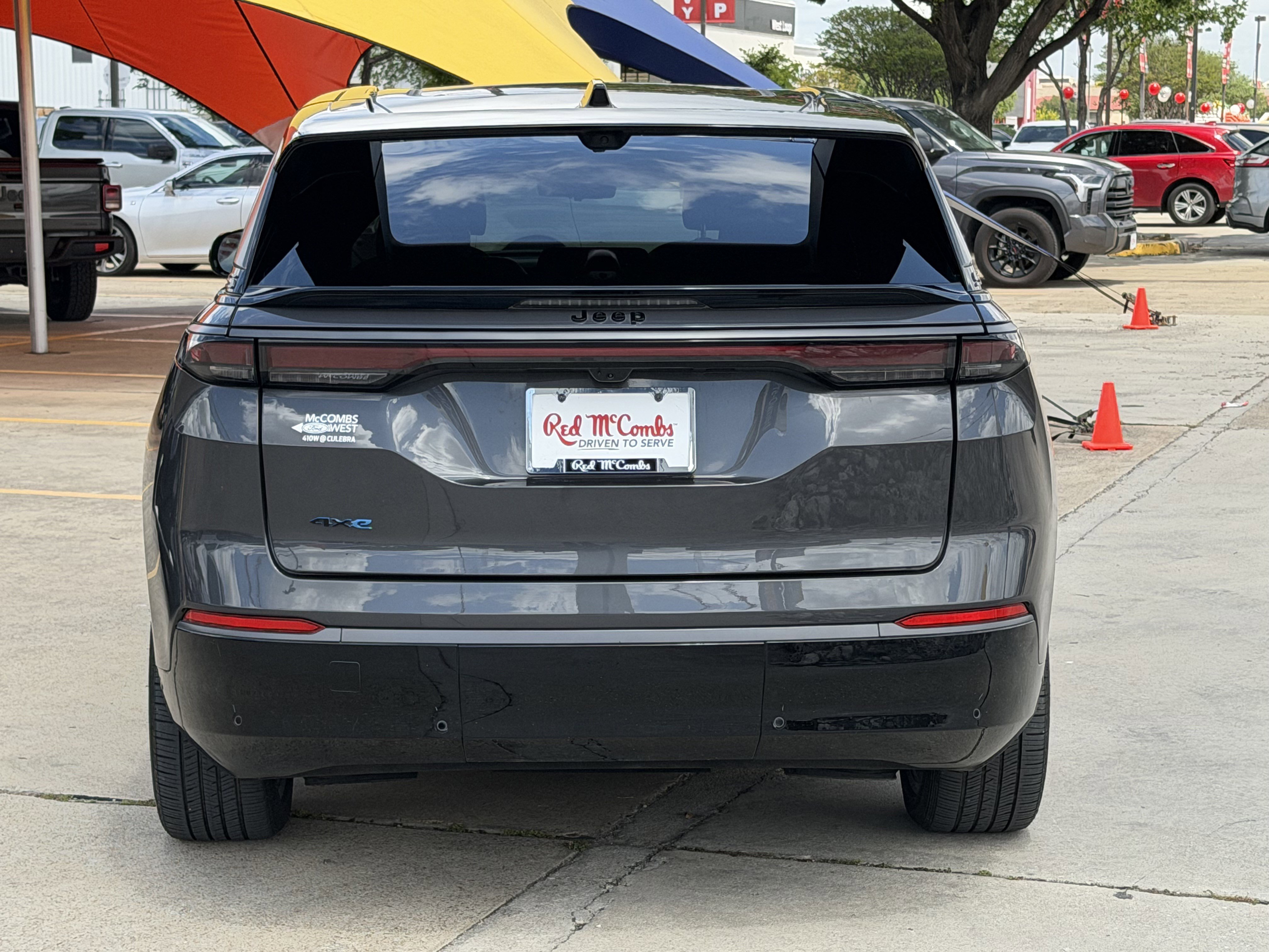 Used 2024 Jeep Wagoneer Launch Edition image 6