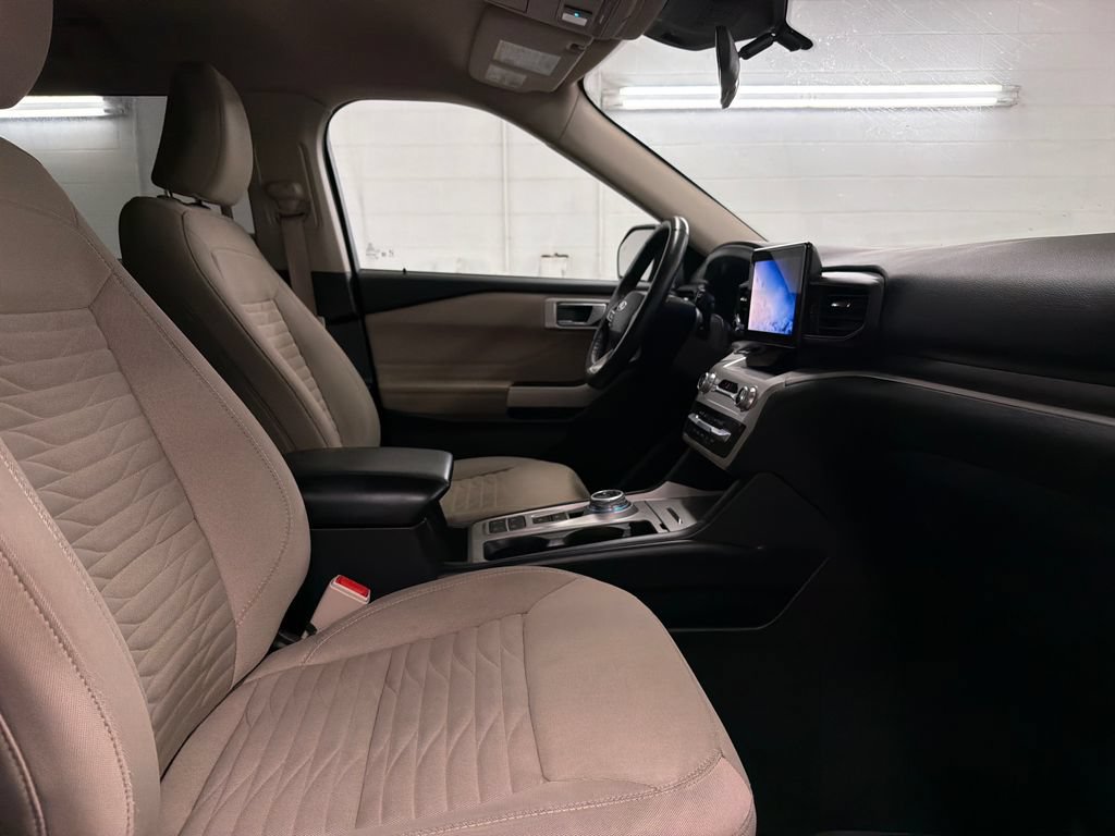 Certified 2021 Ford Explorer XLT RWD image 29