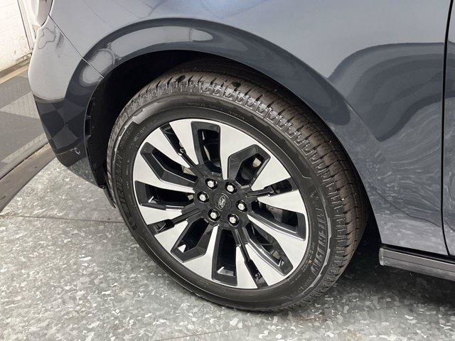Certified 2025 Ford Expedition Platinum w/ Platinum Ultimate Package AWD/4WD image 40