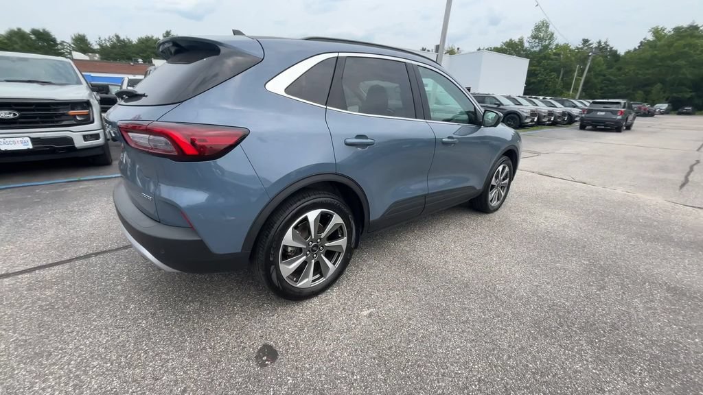 Certified 2025 Ford Escape Platinum w/ Premium Technology Package AWD/4WD image 19