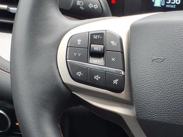 Certified 2025 Ford Explorer Active AWD/4WD image 9