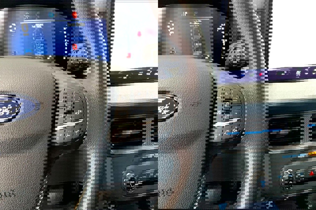 Certified 2025 Ford Maverick XLT w/ Equipment Group 302A image 23