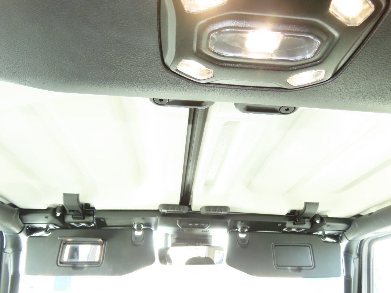 Used 2023 Jeep Wrangler Unlimited Rubicon w/ Steel Bumper Group image 23