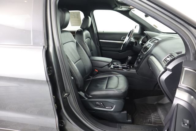 Certified 2018 Ford Explorer XLT w/ Equipment Group 202A image 41