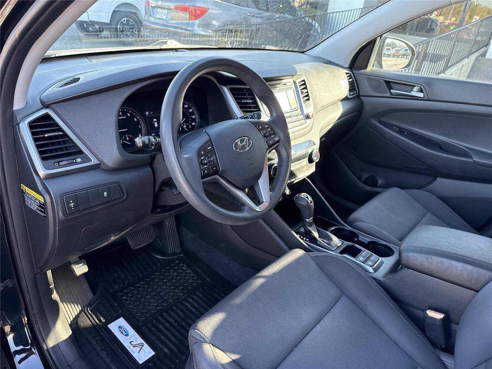 Used 2017 Hyundai Tucson SE image 23