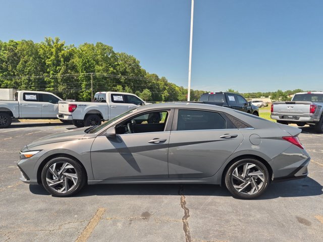 Used 2024 Hyundai Elantra Limited FWD image 7