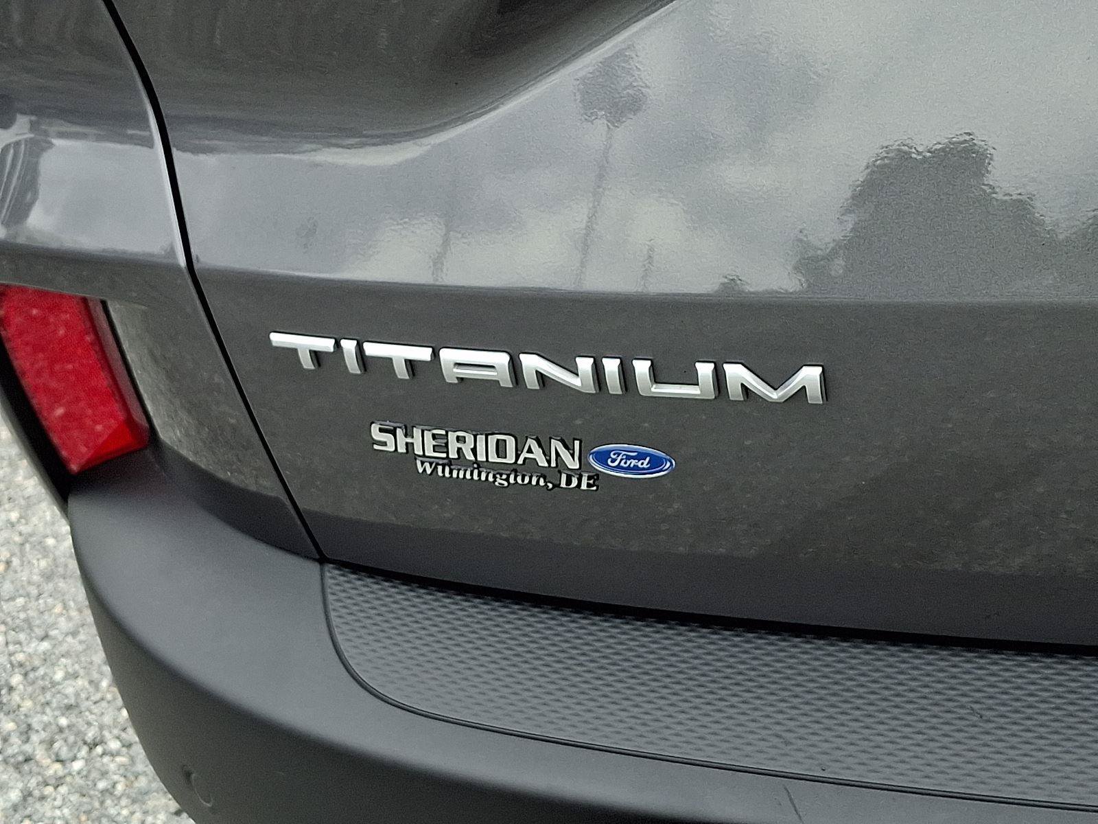 Certified 2022 Ford Escape Titanium w/ Titanium Elite Package AWD/4WD image 32