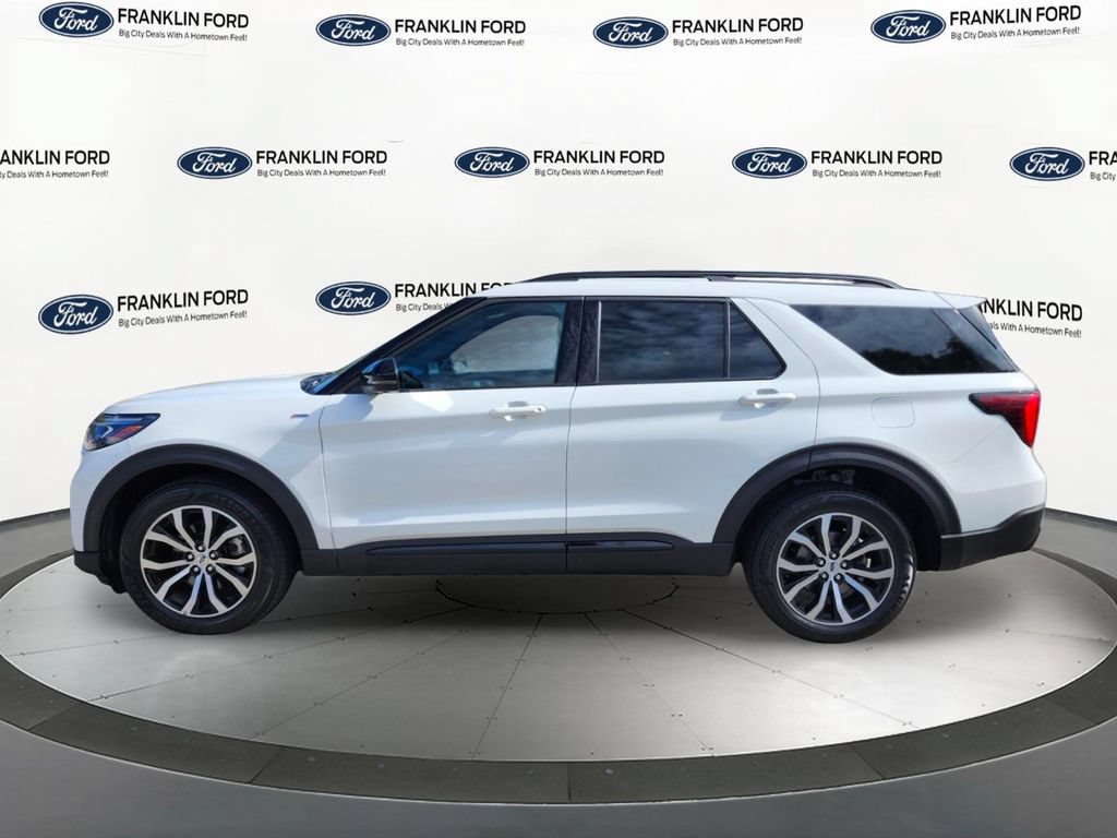 Certified 2025 Ford Explorer ST-Line AWD/4WD image 2