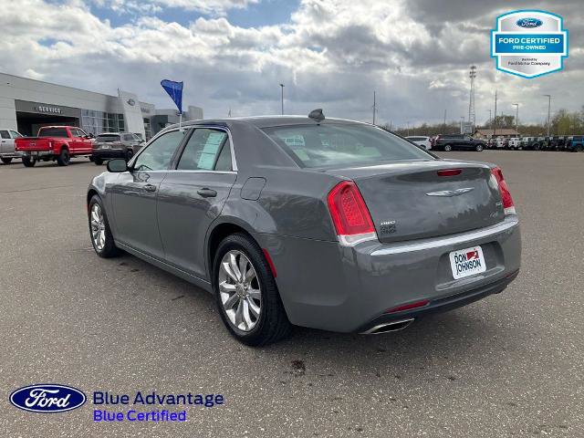 Used 2017 Chrysler 300 Limited AWD/4WD image 22