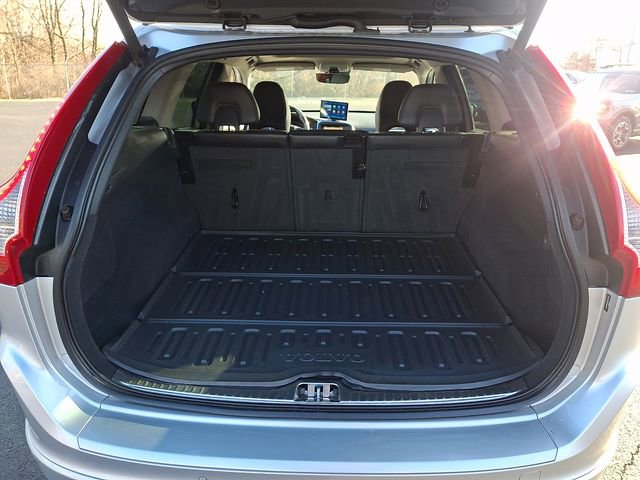 Used 2017 Volvo XC60 T6 Inscription w/ Climate Package image 29