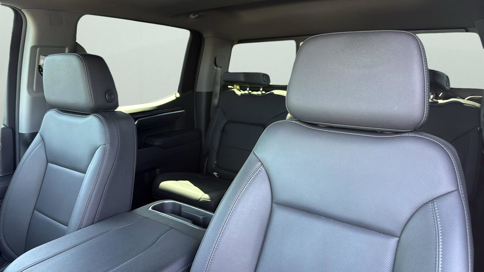 Used 2025 Chevrolet Silverado 1500 LTZ image 10