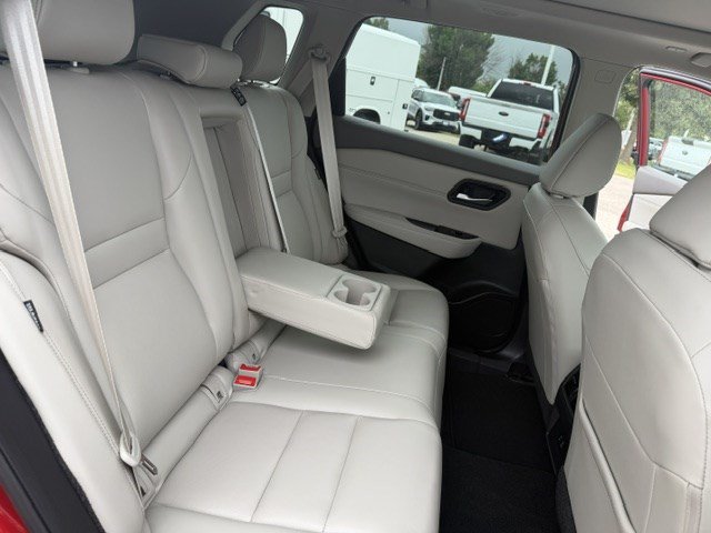 Used 2023 Nissan Rogue SL AWD/4WD image 34
