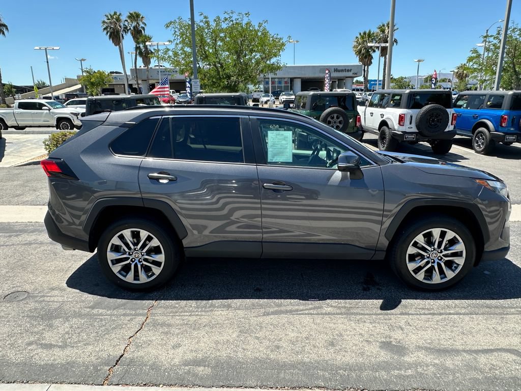 Used 2022 Toyota RAV4 XLE Premium FWD image 9