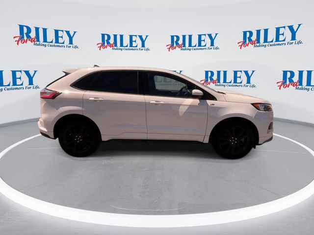 Certified 2024 Ford Edge ST-Line w/ Class II Trailer Tow Package AWD/4WD image 10