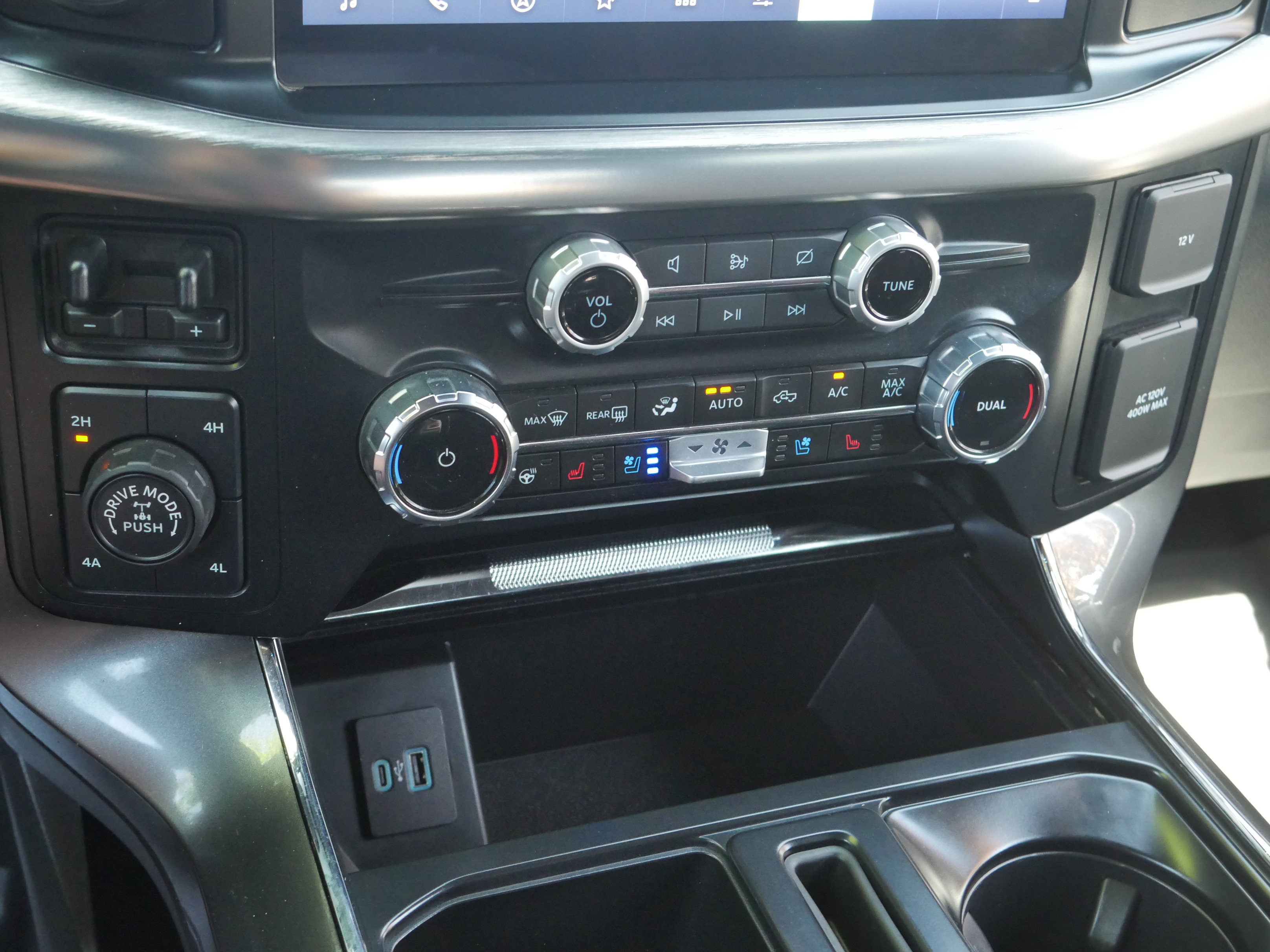 Certified 2023 Ford F150 Lariat w/ FX4 Off-Road Package AWD/4WD image 15