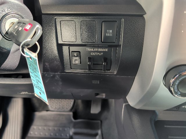 Used 2021 Toyota Tundra SR5 AWD/4WD image 23