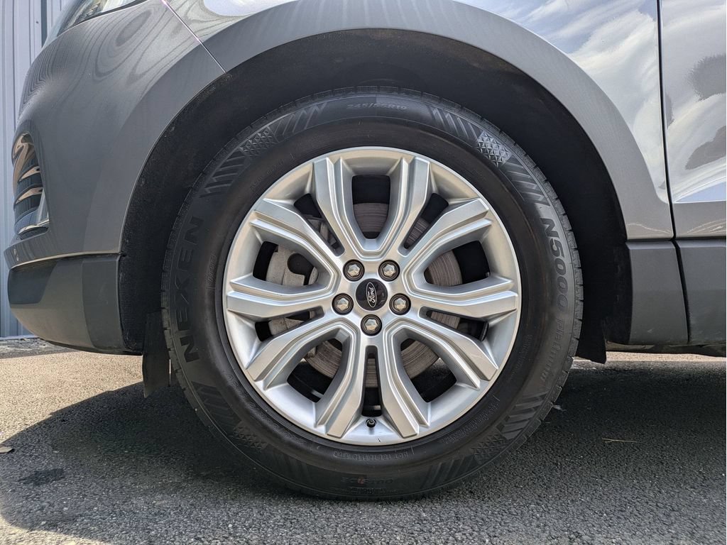 Certified 2024 Ford Edge Titanium AWD/4WD image 27