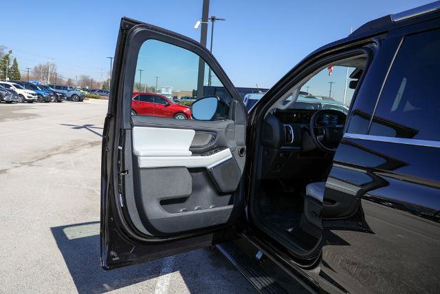 Certified 2025 Ford Expedition Max Platinum w/ Driver's Package image 25
