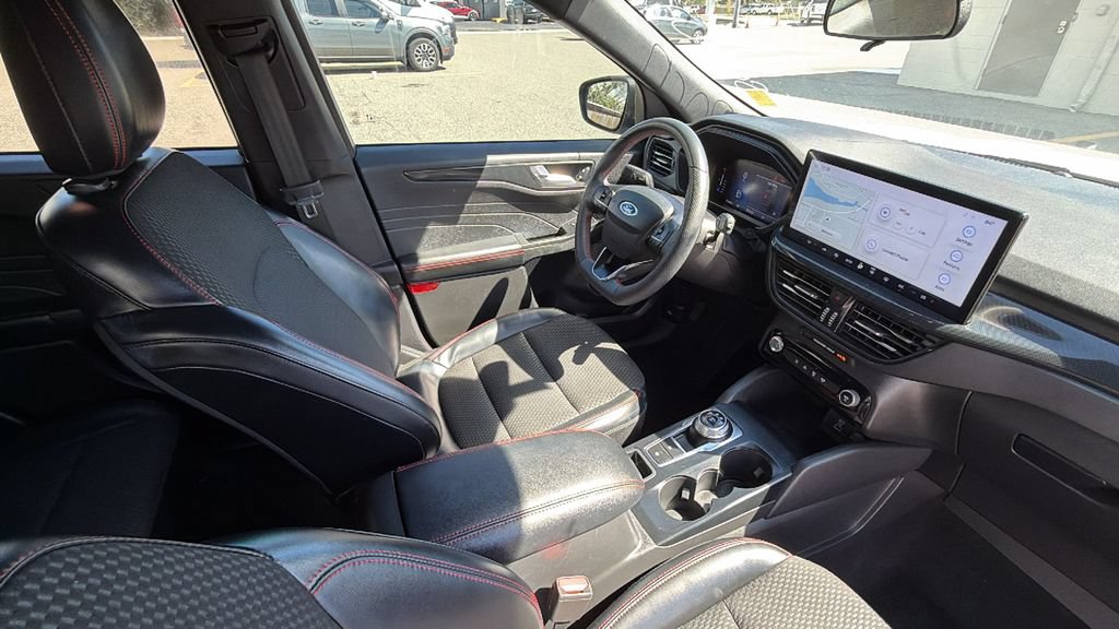 Certified 2023 Ford Escape ST-Line w/ Tech Pack #1 FWD image 30