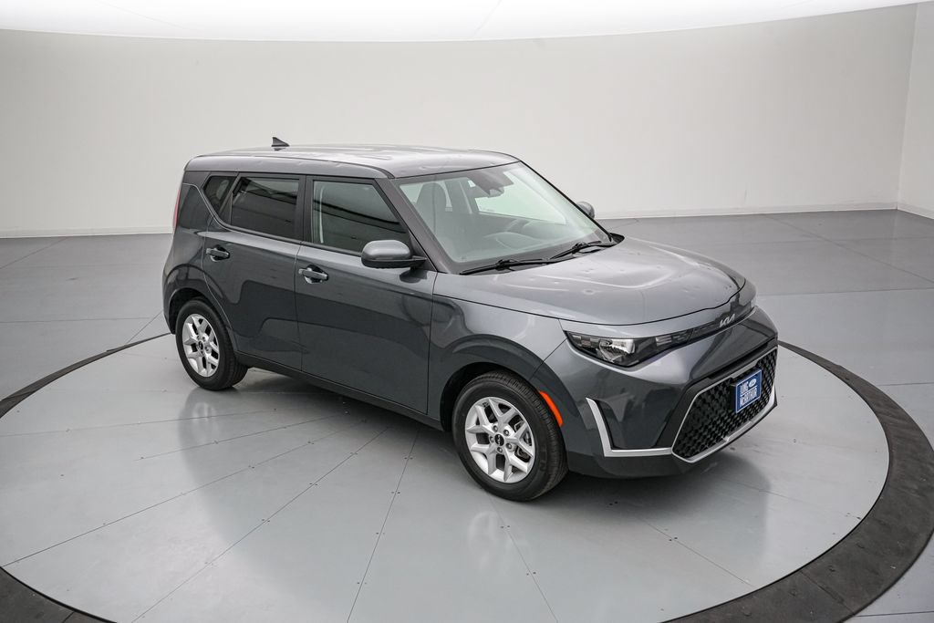 Used 2025 Kia Soul LX FWD video 3